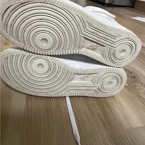 Nike Air Force 1 - Picture 6 of 7